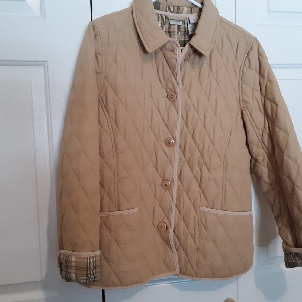 L.L. Bean Quinted Barn Coat in Petite M